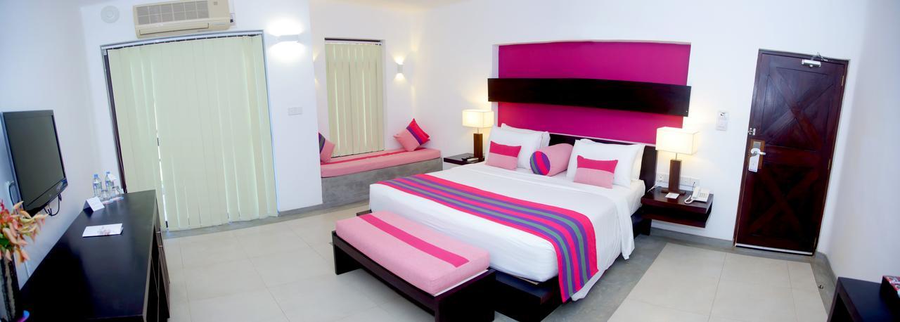 Ranna 212 Beach Resort Кахандамодара Экстерьер фото